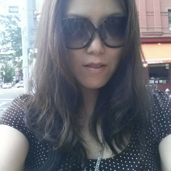 Meet your Posher, Sue - Picture 3 of 5